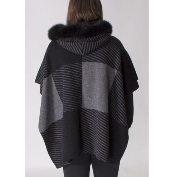 Hooded Wool Cape with Fox Fur - Picture 2 of 2